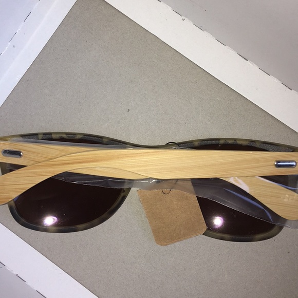 BNWT Polarized Bamboo Matte Sunglasses - Picture 4 of 5